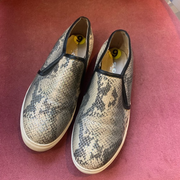 Snakeskin slip one - Picture 2 of 2